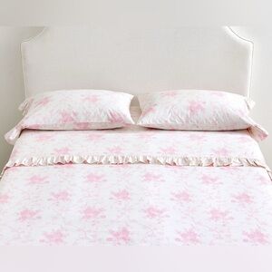 LOVESHACK FANCY “LA VIE EN ROSE RUFFLE” SHEET SET *NWT $199.00 *SIZE: QUEEN